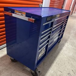 MAC TOOLS large mechanic toolbox