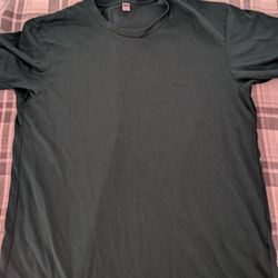 Uniqlo Dark Green Tee Shirt 