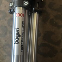 Bogen 3001 professional tri pod