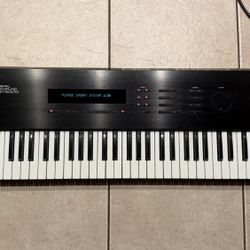 Roland S-50 Sampling MIDI keyboard 