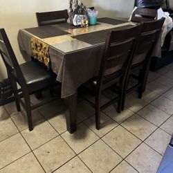 Kitchen Table (Comedor)