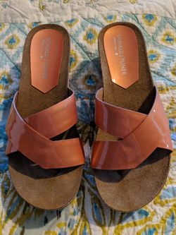 NEW IN BOX Ladies "DONALD J PLINER" Wedge Sandals, Size 9 - NO WEAR ON TREAD - MADE IN ITALY