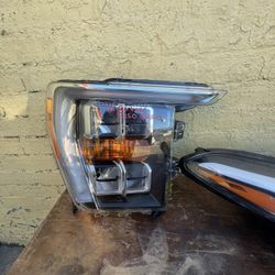2021-2023 Ford F150 Passenger Headlight