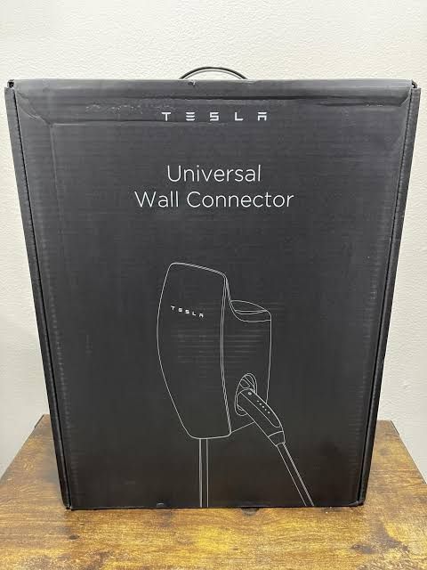 Tesla Universal Wall Connector