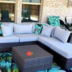 Brand New 🔥🔥4 PIECE OUTDOOR SECTIONAL(with loveseat/ottoman) and ☕ coffee  table 👍 in stock