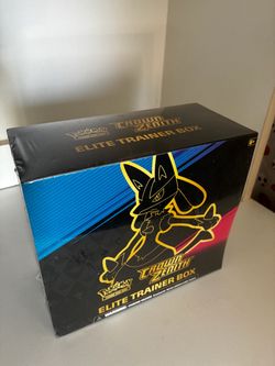 Crown Zenith Elite Trainer Box - SWSH: Crown Zenith (CRZ)
