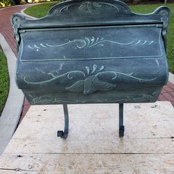 Metal Decorative Hang up Mailbox