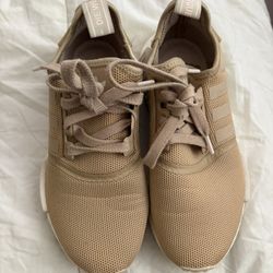 ✨ Adidas NMD_R1 Women’s Sneakers – Linen / Nude Beige (Size 6 US)