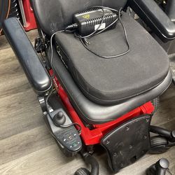 Jazzy Electric Wheel Chair  600es