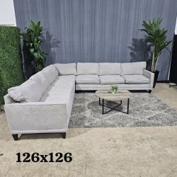 🛋️ Large Reversible Sectional Sofa (Delivery Available!! )