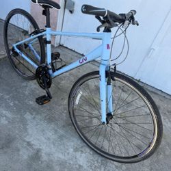 Liv 24 ALIGHT Women's Hybrid Bicycle 24 Speed Trekking Blue Excellent like new condition. 