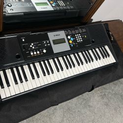 Yamaha Digital Keyboard 