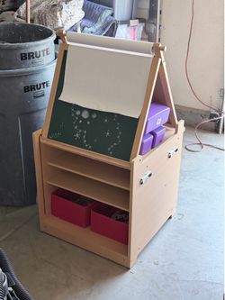 Easel