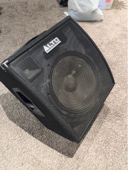 Alto Kick 15 400W Instrument Amp