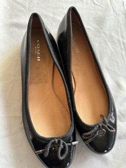 COACH  PATENT LEATHER FLATS