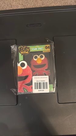 Elmo Funko pin