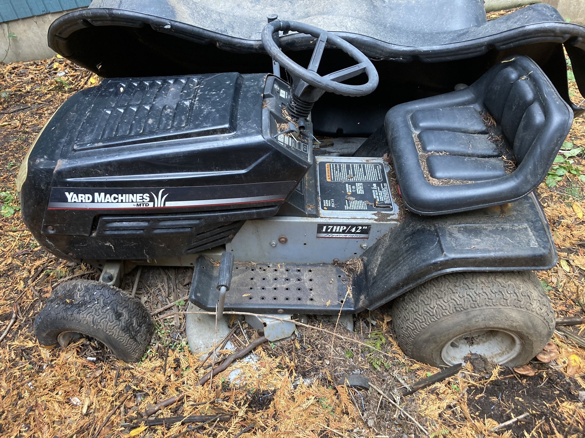 17 Hp Riding Lawn Mower, Been sitting for a while has hitch