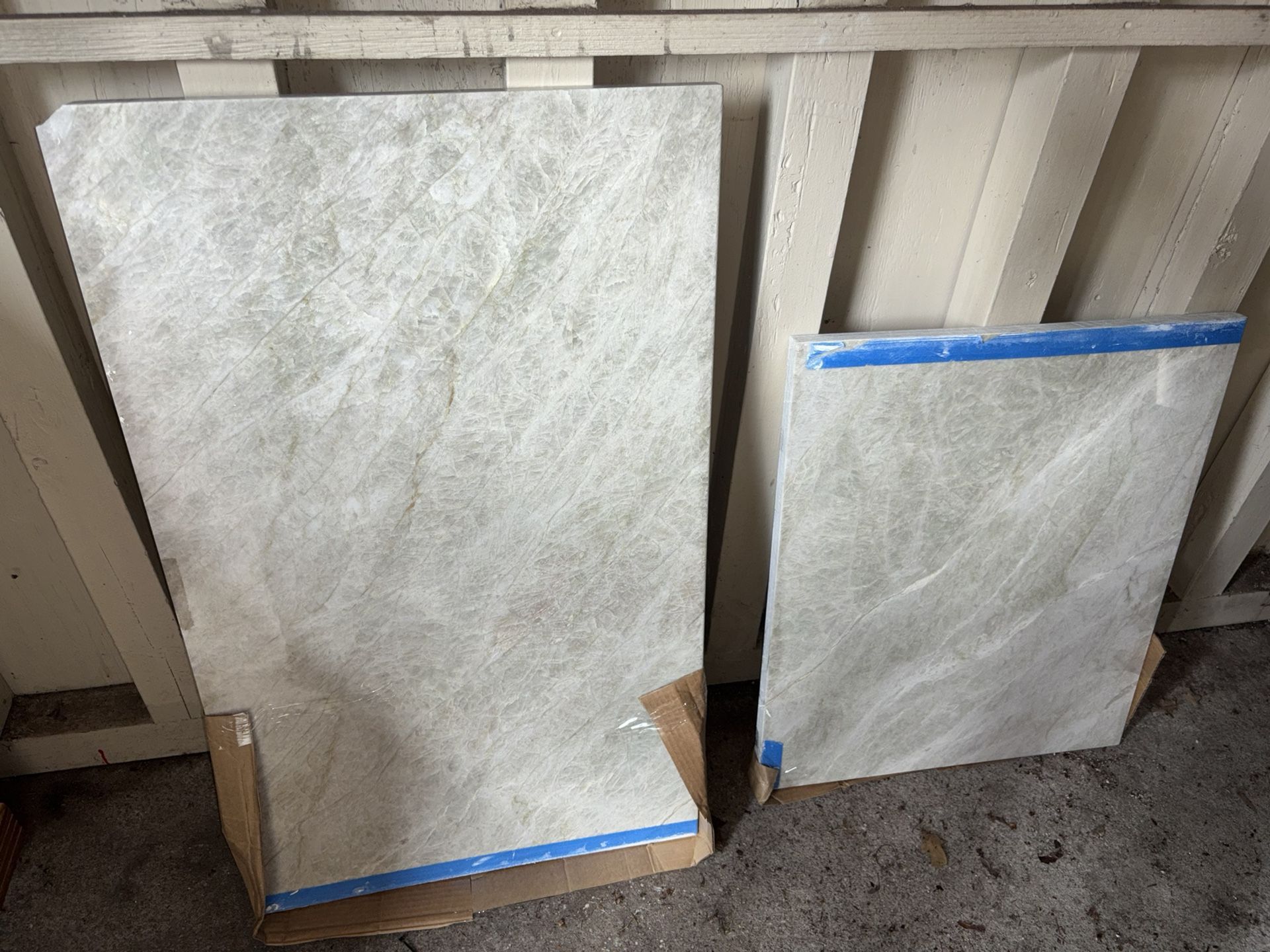 Perla Venata Quartzite slabs. 
