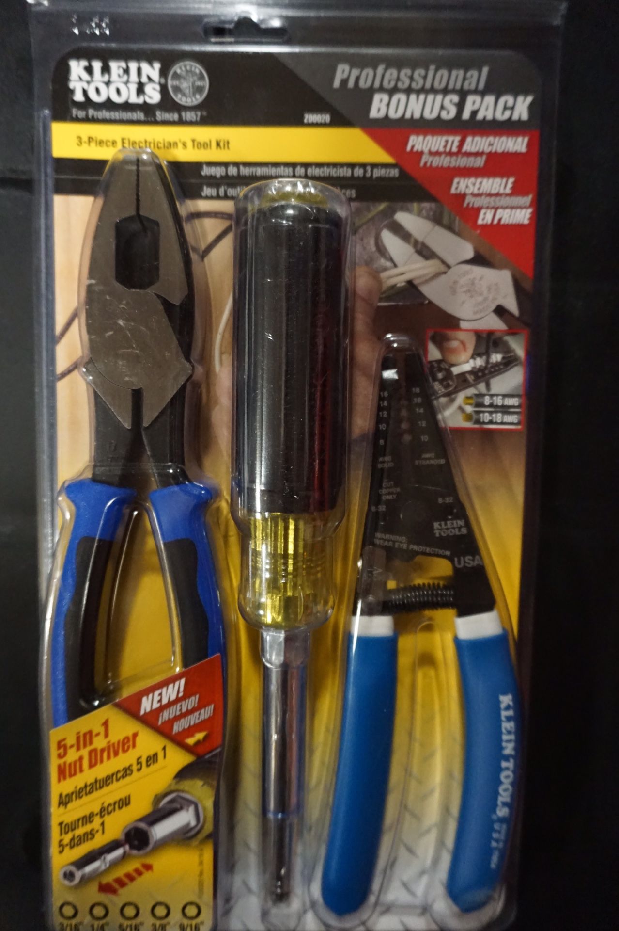 Klein Tools 3-Piece Electrician's Tool Set z00020