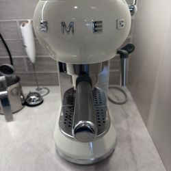 SMEG Retro Espresso Machine With Steam Wand