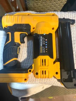 20V Cordless Nailer & Stapler (Model DSG2532)