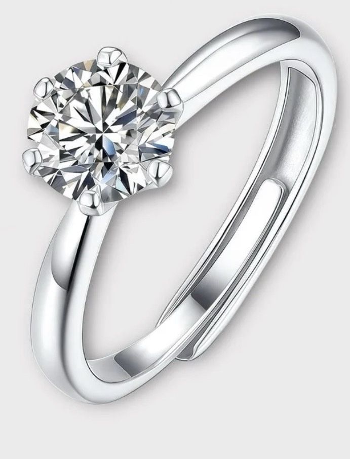 Moissanite Stud Ring