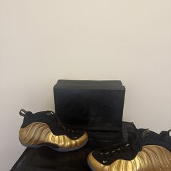 Size 10 - Nike Air Foamposite One Metallic Gold