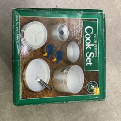 Academy Broadway 4 Person Camp Cook Set