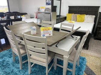 Super Nice Table With 6 Chairs And Storage
