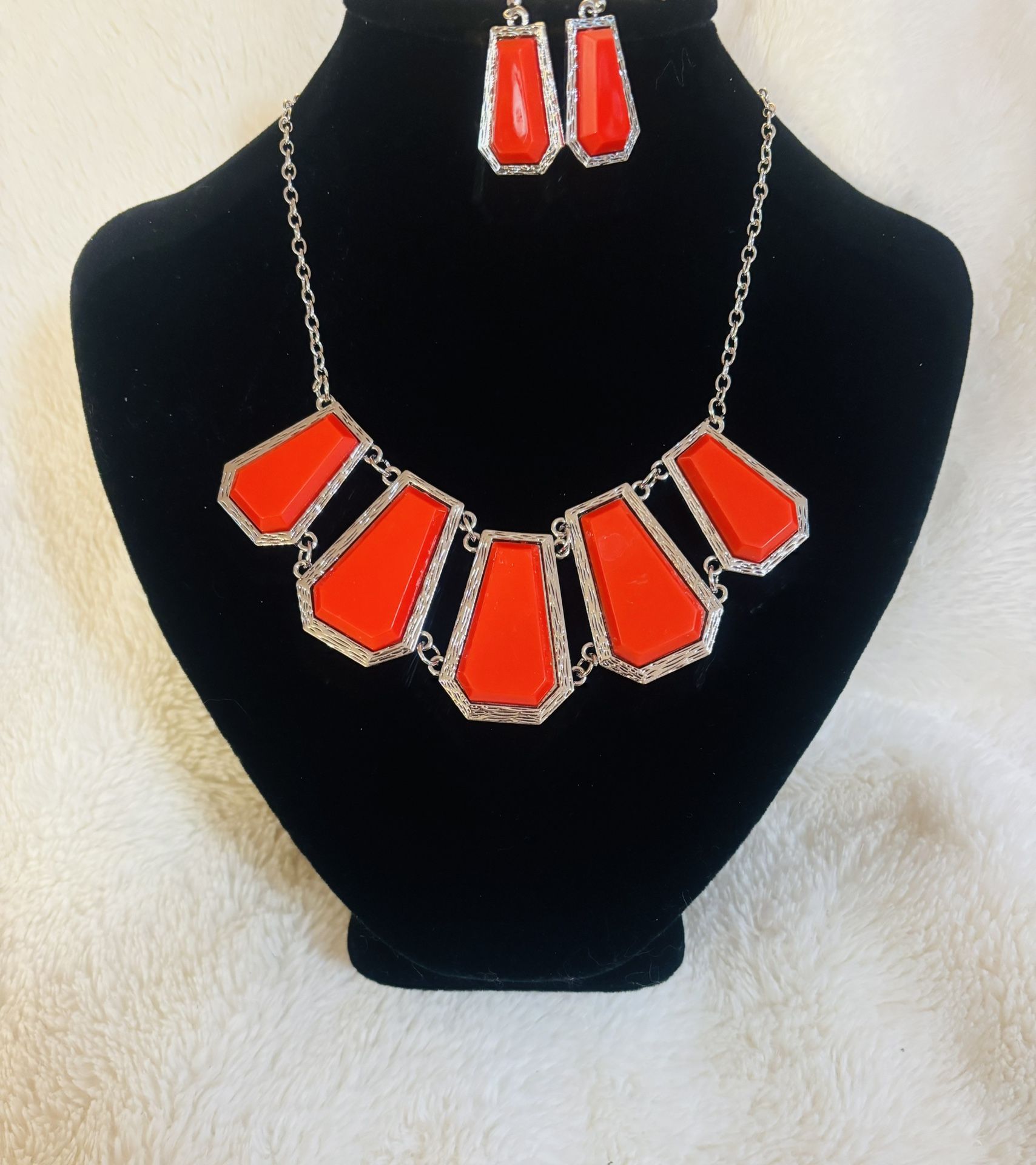 Red Heiress Necklace & Earrings Set