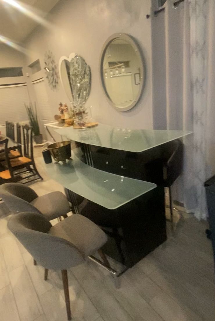 Glass Top Bar W/shelves