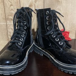 Black lace-up  Boots