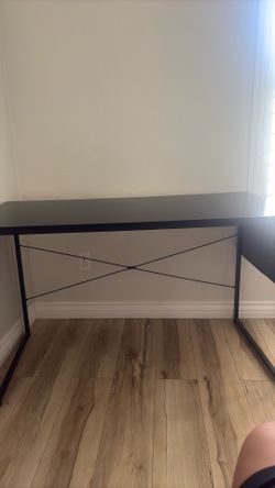 Computer desk