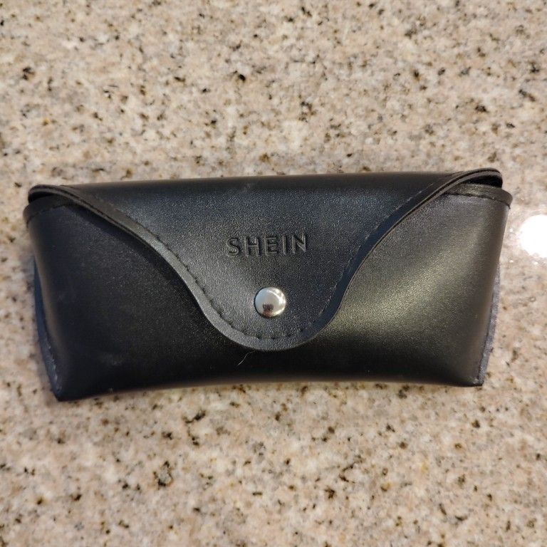 Versace. Ove 1(contact info removed). 54/18