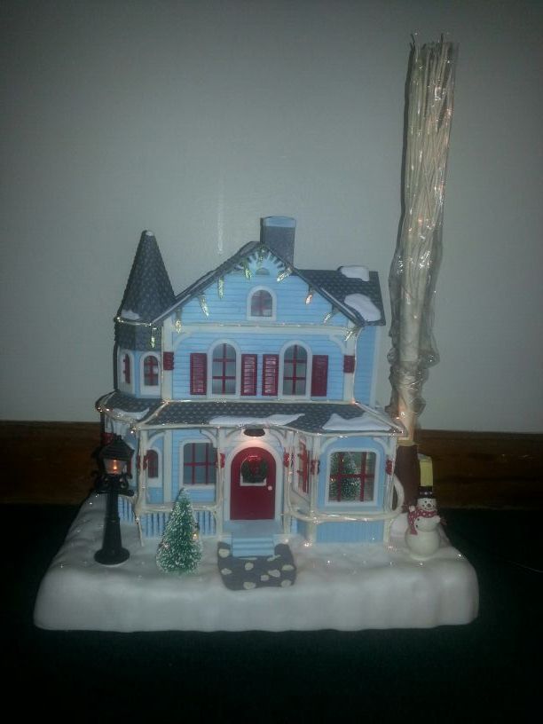 Avon Holiday Splendor Lighted Fiber Optic House