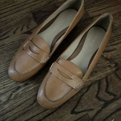 New!!! Women’s Luz Clairborne Loafer Shoe
