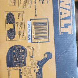 Dewalt 20v bandsaw saw cordless pluming electrical tool contractor brand new
Brand new in box