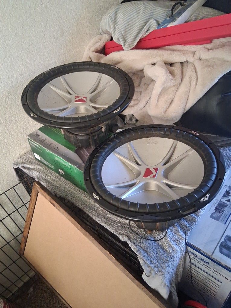 Two Kicker 12s
