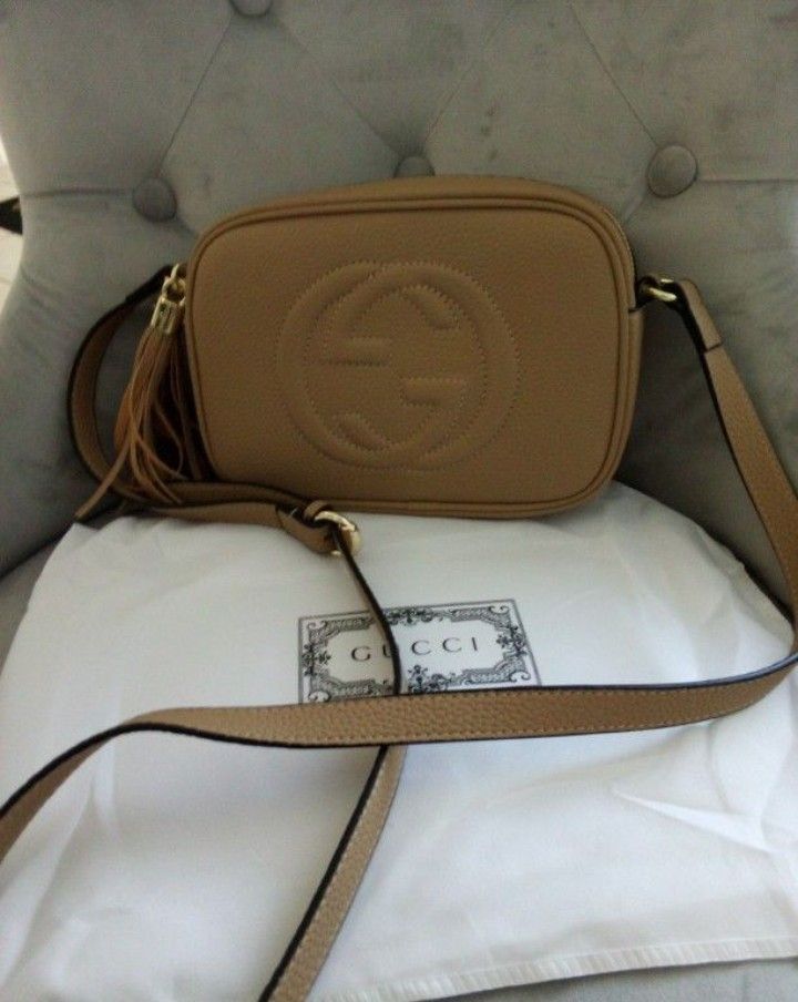 Purse. Bag. Shoulder Bag. Tote. Handbag. Messenger Bag.