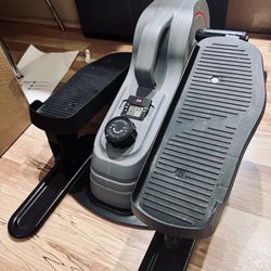 Portable Standing Mini Elliptical Trainer for Sale in Chicago, IL - OfferUp