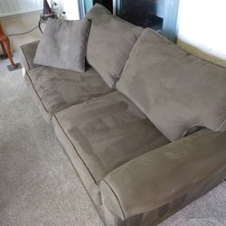 Cindy Crawford Sofa And Love Seat