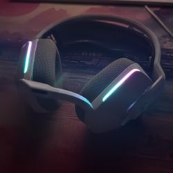 Logitech G733 Lightspeed Wireless Gaming Headset