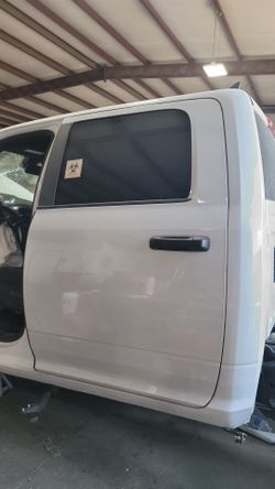 2021 ram 1500 rear left crew cab door