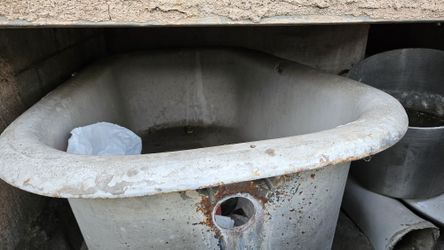 Vintage Claw Foot Bathtub