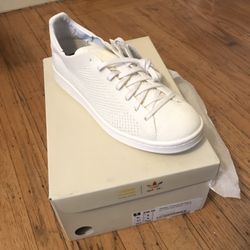 Pharrell Williams “blank canvas” stan smiths