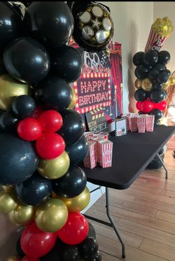Balloon arches