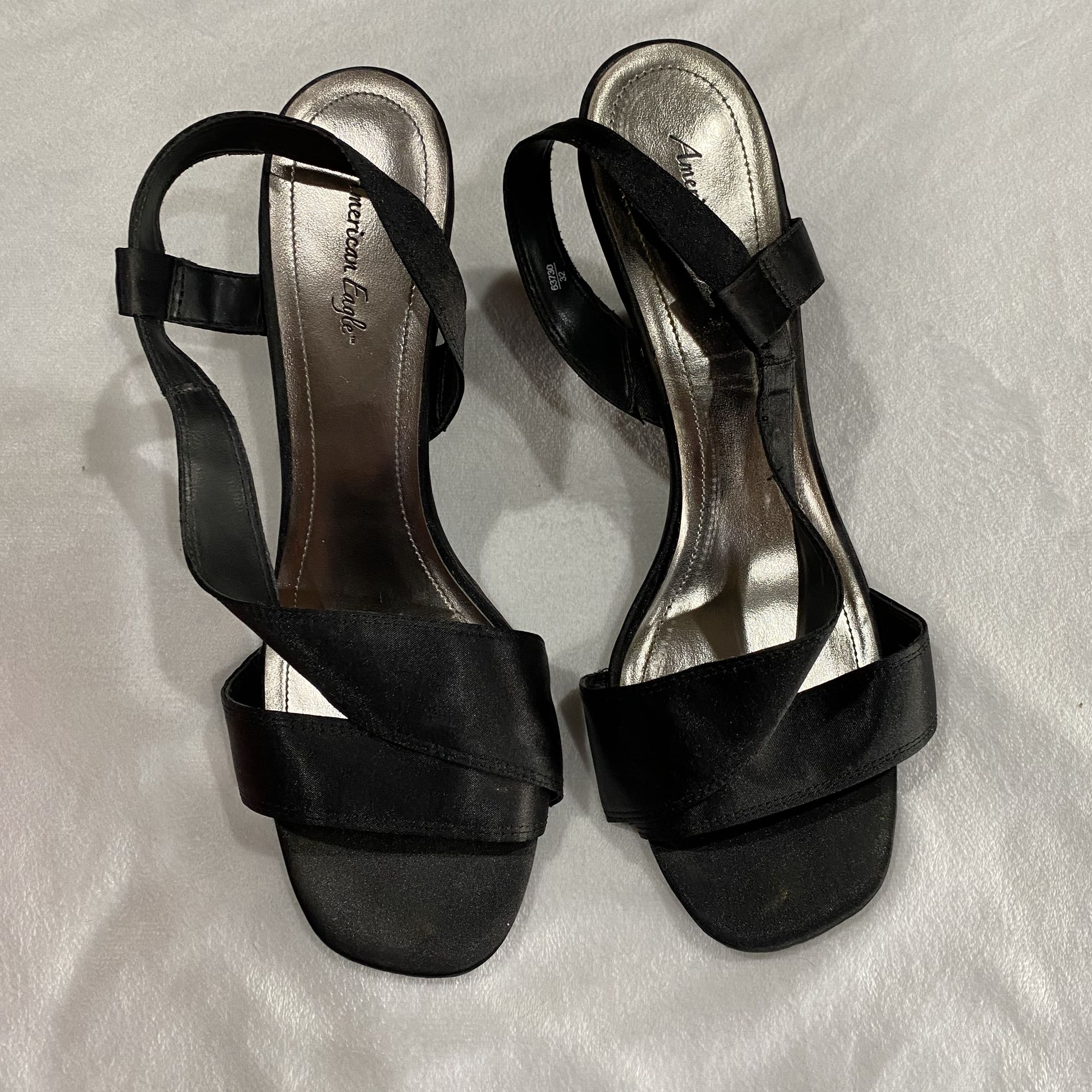 New American Eagle black satin Heels Women’s size 11