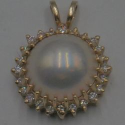 14KT YELLOW GOLD PEARL W DIAMONDS  APPROXIMATELLY 0.50-0.75 PENDANT 4.9 GRAMS . 870350-2.  