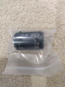 R1 Wurks V16 17.5T Ultra Premium brushless RC motor with a 12.5mm rotor.