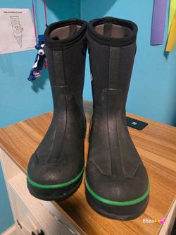 Bogs boots size 5 🍀